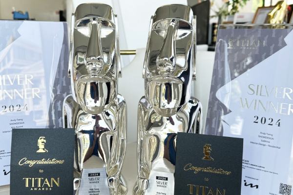 Designer ANDY TSENG and show space design team Won two silver awards at TiTAN Property Awards in Q2 2024 Received two Moai trophies and certificates at once 