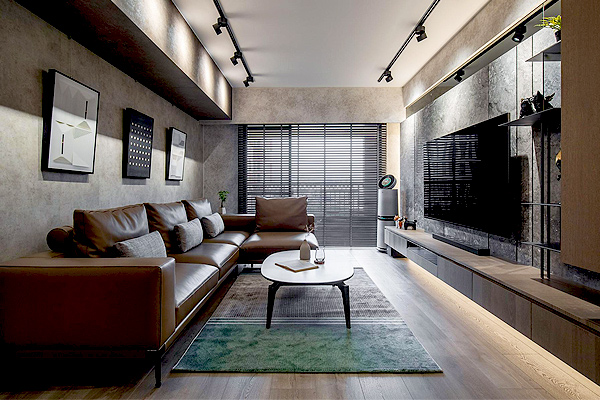 The beauty of home is sitting on the sofa in the afternoon